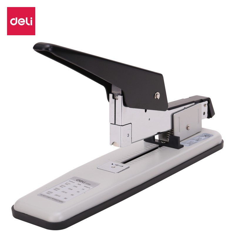 Agrafeuse brocheuse Deli E0390 de It Delta Com, extrêmement robuste, idéale pour agrafeuse jusqu’à 80 feuilles.