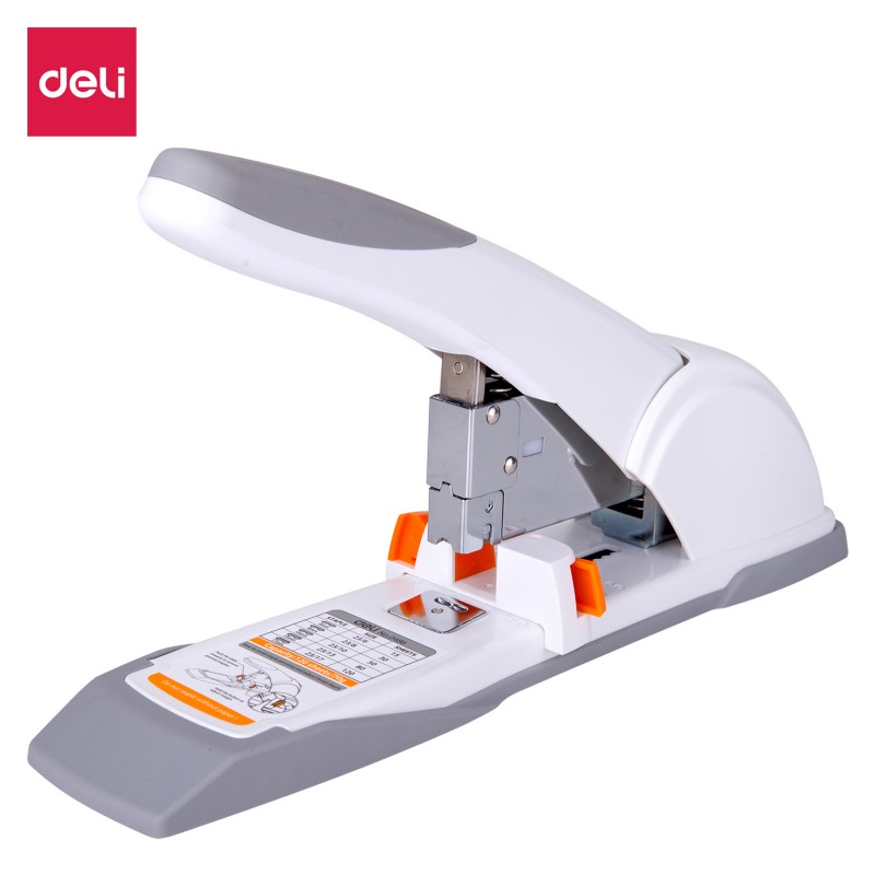 Agrafeuse brocheuse Deli E0486 de It Delta Com, légère et efficace, capable d'agrafer jusqu'à 120 feuilles.