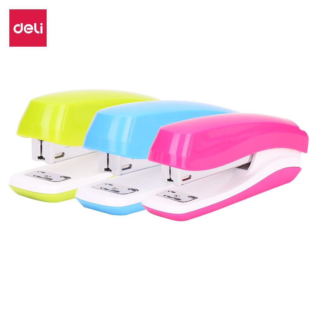 Agrafeuse de bureau Deli E0350 de It Delta Com, compacte et maniable, parfaite pour agrafage jusqu'à 30 feuilles.