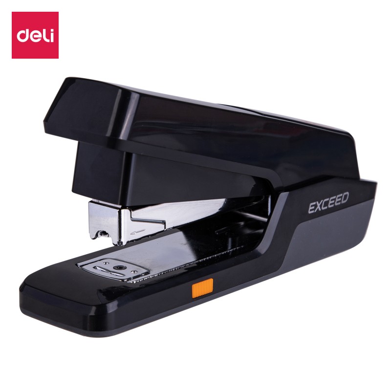 Agrafeuse Deli E0476 Noir de It Delta Com, élégante et robuste, idéale pour un agrafage efficace de jusqu'à 25 feuilles.