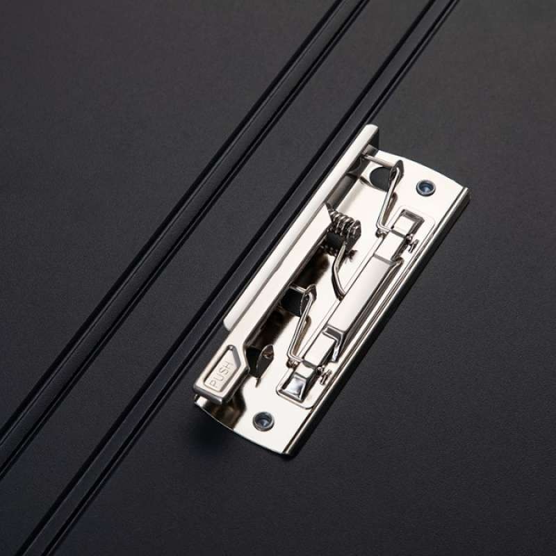 Classeur à pince Deli NS139 A4 Nusign double pince blanc, robuste et élégant, disponible chez It Delta Com. Parfait pour organiser et sécuriser vos documents.