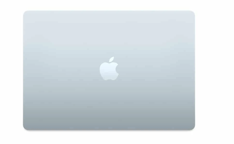 Le MacBook Air 15″ M4 Bleu Ciel offre un équilibre parfait entre performance, finesse et autonomie. Doté de 16 Go de RAM et d’un écran Liquid Retina immersif, il est pensé pour la productivité mobile.