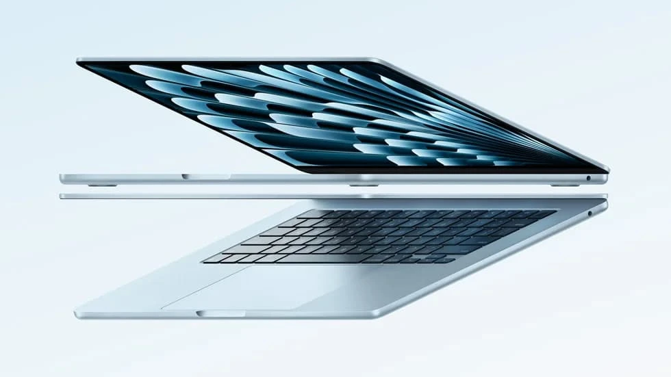 Léger comme l’air et plus véloce que jamais, le MacBook Air 13″ (Sky Blue) embarque la puce Apple M4 à 10 cœurs CPU et 8 cœurs GPU avec Neural Engine 16 cœurs : de quoi enchaîner montage vidéo 4K, retouche photo et navigation web sans compromis sur l’autonomie (jusqu’à 18 h). Son écran Liquid Retina 13,6″ 500 nits couvre l’espace couleur P3 pour des images éclatantes, tandis que le châssis ultrafin de 1,24 kg s’emporte partout. Avec 16 Go de mémoire unifiée, un SSD 256 Go, le Wi‑Fi 6E et la connectique Thunderbolt 4/MagSafe 3, c’est l’outil idéal pour les créatifs et les pros en déplacement, sous macOS Sequoia.